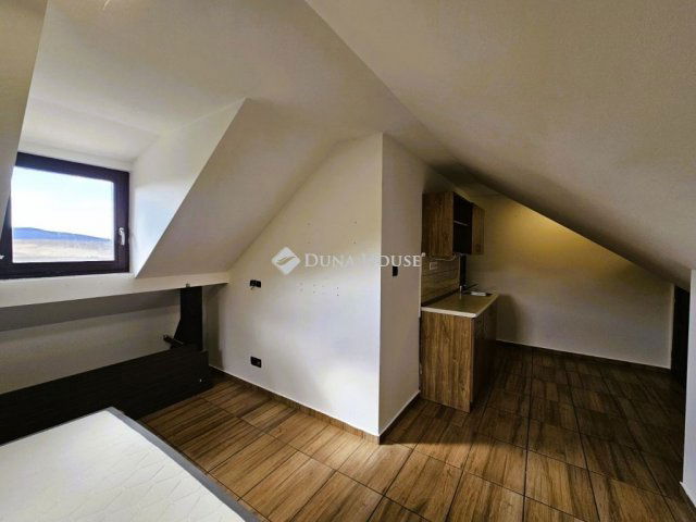 Eladó nyaraló, Piliscséven 56.397 M Ft, 4 szobás