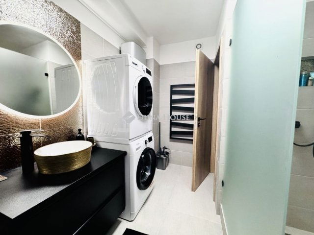 Eladó téglalakás, Pécsett 74.99 M Ft, 3 szobás