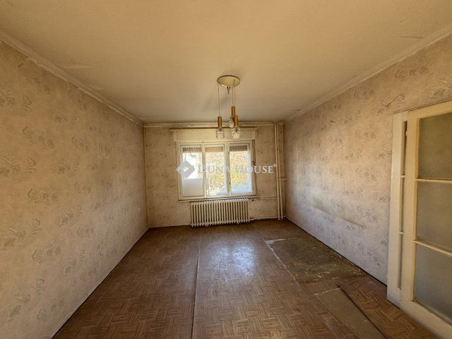 Eladó családi ház, Lábatlanon, Piszkei utcában 31.9 M Ft