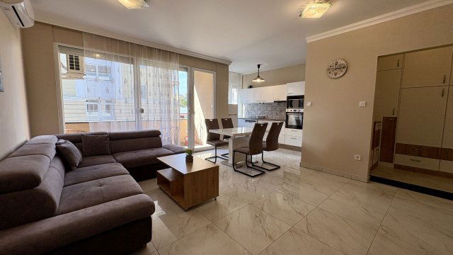 Kiadó téglalakás, albérlet, Debrecenben 300 E Ft / hó, 3 szobás