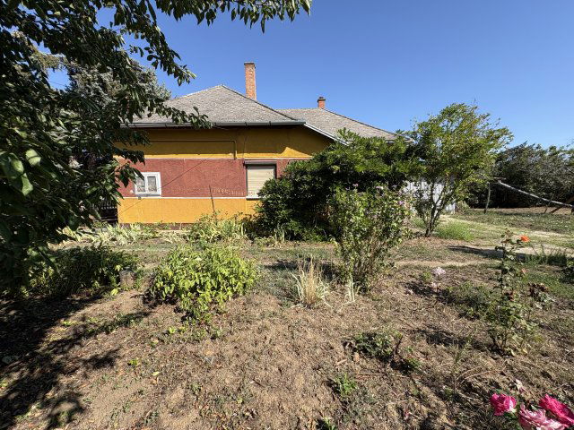 Eladó családi ház, Tiszasason 8.5 M Ft, 3 szobás