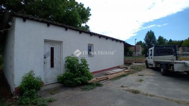 Eladó telek, Martonvásáron, Béke utcában 65 M Ft