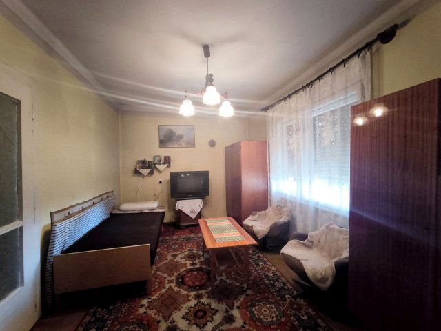Eladó családi ház, Győrött 39.9 M Ft, 2 szobás