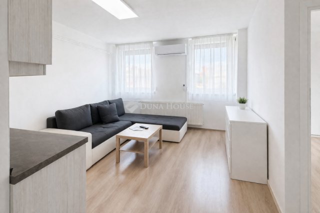 Eladó téglalakás, Szegeden 50.9 M Ft, 3 szobás