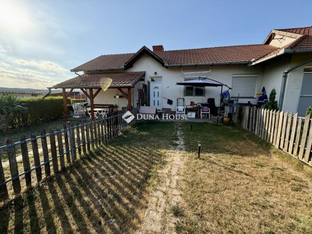 Eladó téglalakás, Bogádon 22.99 M Ft, 1 szobás