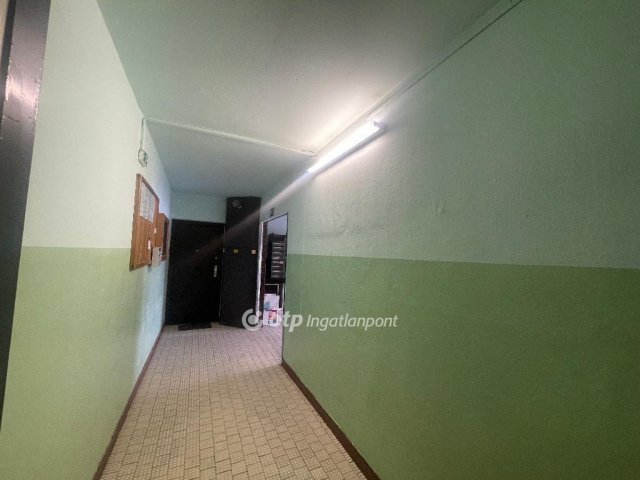 Eladó panellakás, Debrecenben 66.9 M Ft, 1+2 szobás