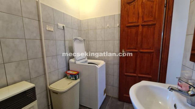 Eladó téglalakás, Pécsett, Szigeti úton 44.9 M Ft, 1 szobás