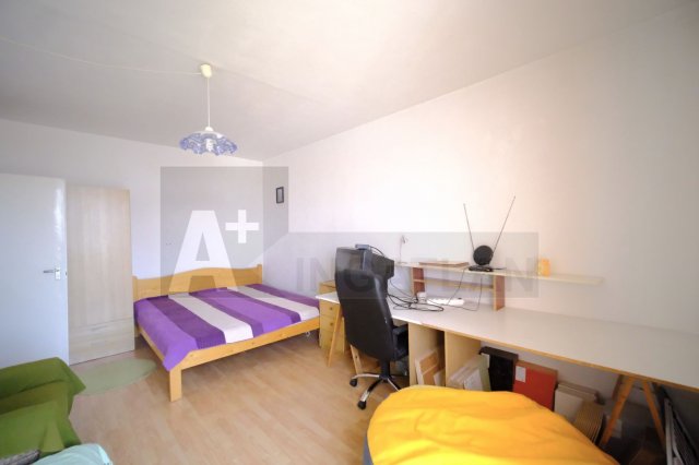 Eladó panellakás, Pécsett 44.9 M Ft, 2 szobás