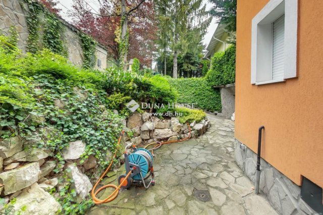 Eladó családi ház, Budapesten, II. kerületben 249.9 M Ft