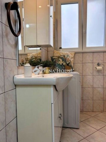 Eladó téglalakás, Budapesten, V. kerületben 84 M Ft, 2 szobás