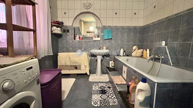 Eladó családi ház, Szombathelyen 49 M Ft, 3+1 szobás