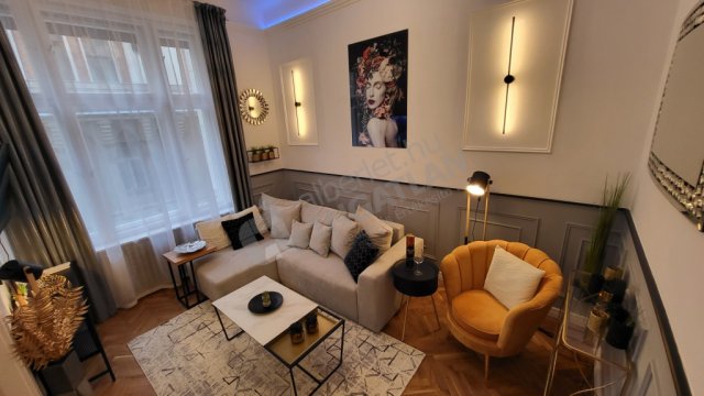 Kiadó téglalakás, albérlet, V. kerületben, Váci utcában