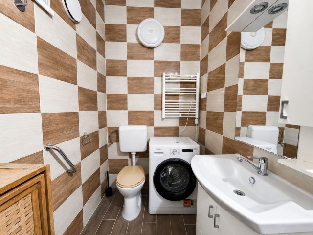 Kiadó családi ház, albérlet, Debrecenben 220 E Ft / hó