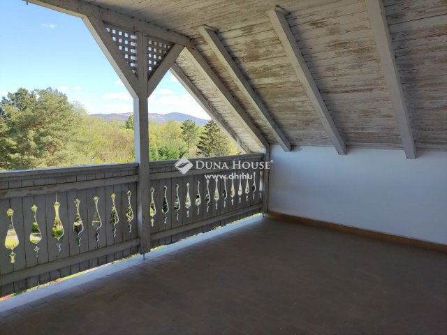 Eladó családi ház, Dunabogdányban 170 M Ft, 6+3 szobás