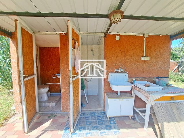 Eladó nyaraló, Szegeden, Tárkony utcában 14.99 M Ft, 1 szobás