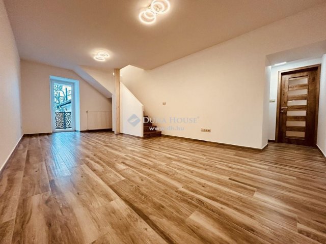 Eladó ikerház, Révfülöpön 109 M Ft, 5 szobás