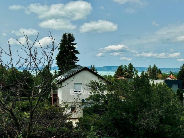 Eladó nyaraló, Balatonakarattyán 149 M Ft, 5 szobás