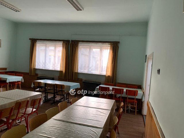 Eladó ipari ingatlan, Pétervásárán 11.5 M Ft