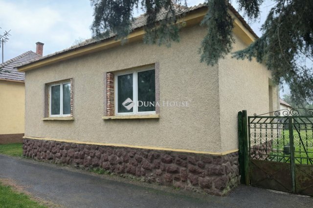 Eladó családi ház, Pálin 24.5 M Ft, 2 szobás