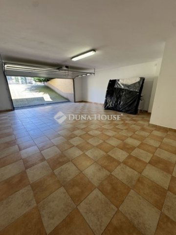 Eladó téglalakás, Budapesten, XVIII. kerületben 100 M Ft