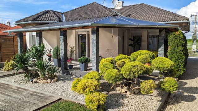 Eladó családi ház, Enyingen 99.9 M Ft, 3 szobás