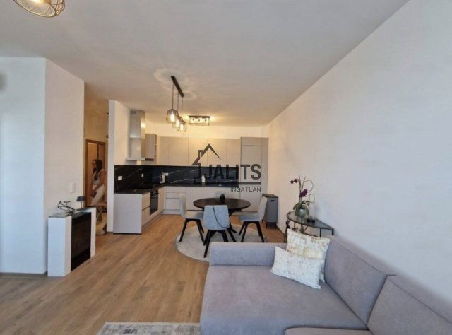 Kiadó téglalakás, albérlet, XI. kerületben, Vahot utcában