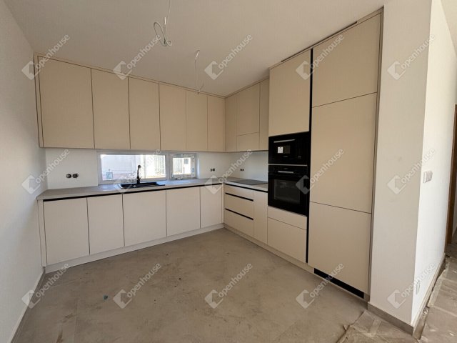 Eladó családi ház, Győrságon 63.9 M Ft, 3 szobás