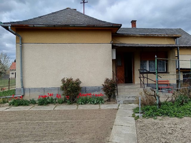 Eladó családi ház, Csesztregen 22.5 M Ft, 3 szobás