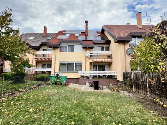 Eladó sorház, Siófokon, Küszhegyi úton 299 M Ft, 8 szobás