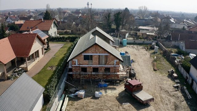 Eladó ikerház, Taksonyon 129.9 M Ft, 5+2 szobás