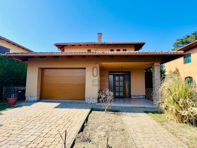 Eladó családi ház, Szántódon 289 M Ft, 5 szobás