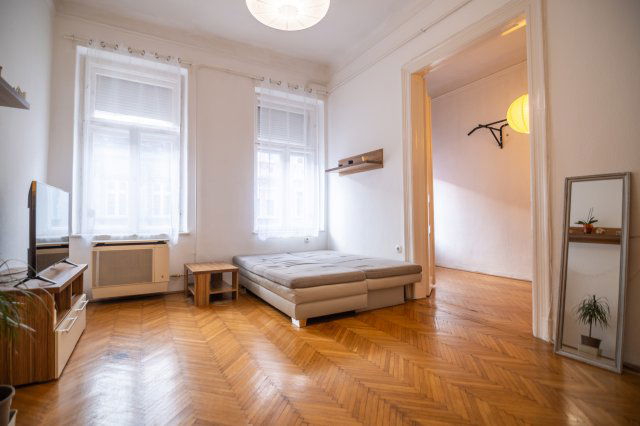 Eladó téglalakás, Budapesten, VII. kerületben 75 M Ft, 2 szobás