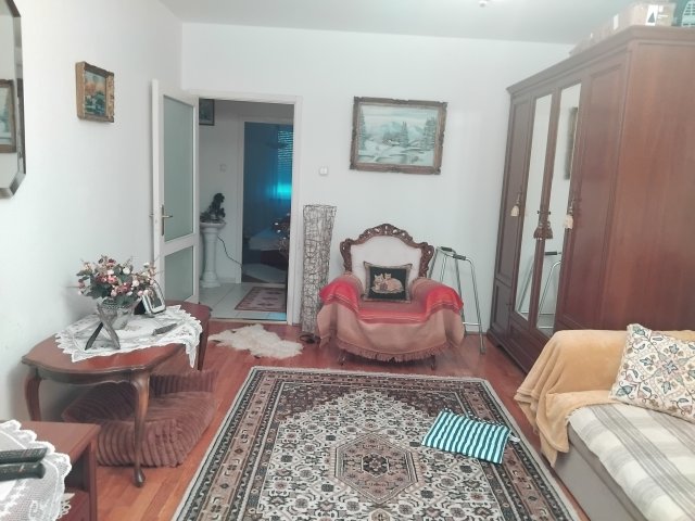 Eladó panellakás, Debrecenben 63.9 M Ft, 3 szobás