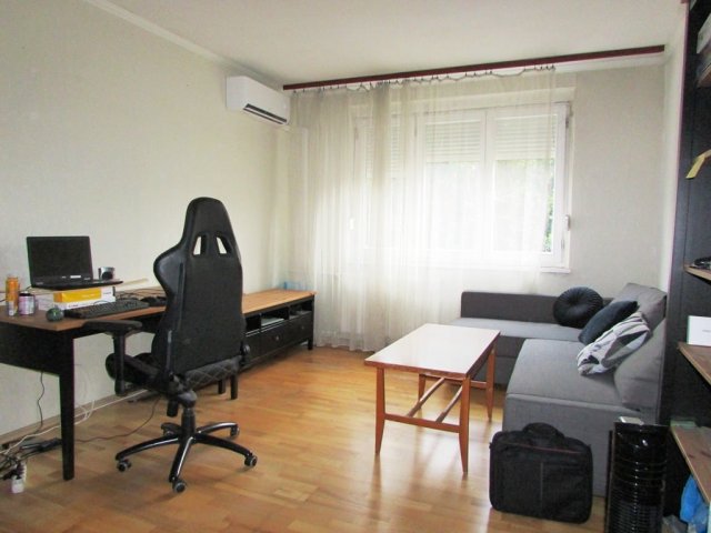 Eladó panellakás, Budapesten, XV. kerületben, Sárfű utcában