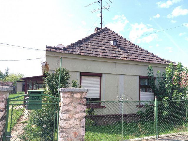Eladó családi ház, Rédén 19.9 M Ft, 2 szobás
