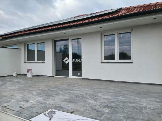 Eladó családi ház, Debrecenben 140 M Ft, 6 szobás