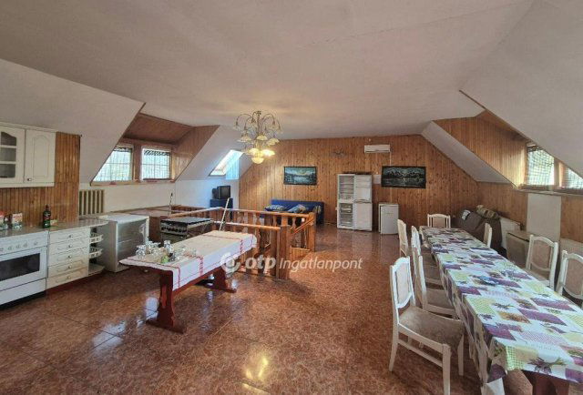 Eladó családi ház, Balatonmáriafürdőn 95 M Ft, 3+4 szobás