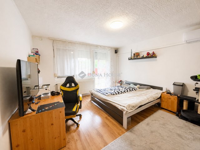 Eladó családi ház, Ócsán 99 M Ft, 7 szobás