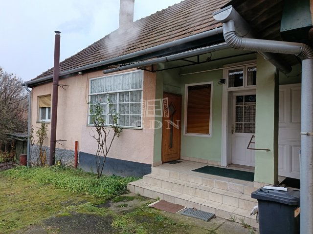 Eladó családi ház, Mogyoródon 63.25 M Ft, 4 szobás