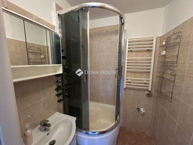 Eladó panellakás, Szegeden 62 M Ft, 3 szobás