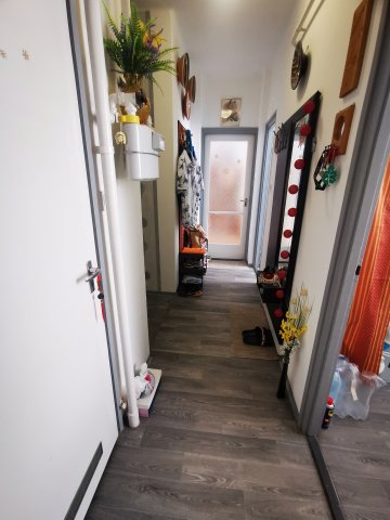 Eladó panellakás, Mezőtúron, Szabadság téren 23.99 M Ft