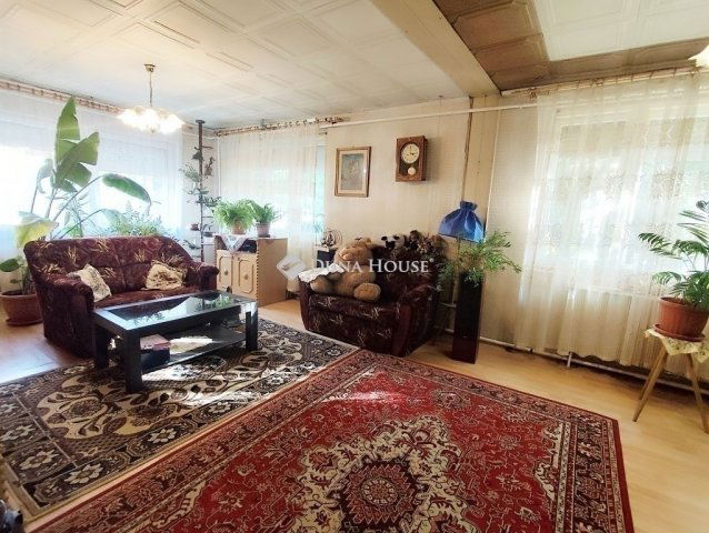 Eladó családi ház, Vecsésen 73 M Ft, 5 szobás