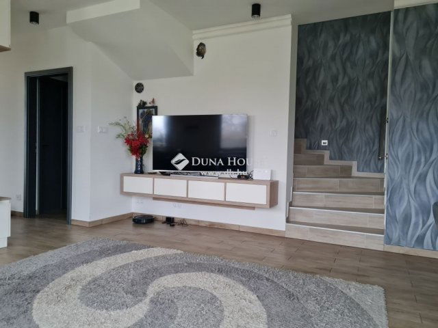 Eladó családi ház, Siófokon 190 M Ft, 5 szobás