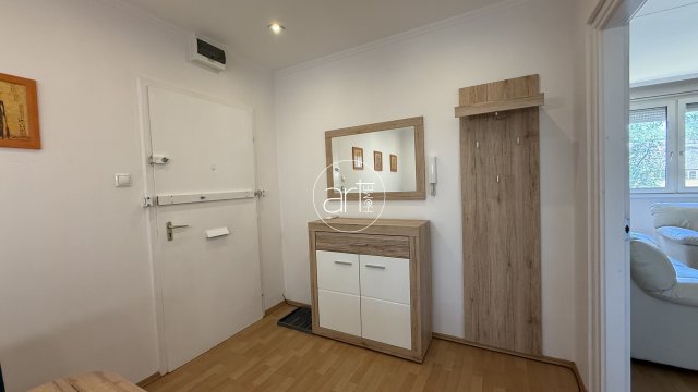 Kiadó panellakás, albérlet, Szegeden, Körtöltés utcában