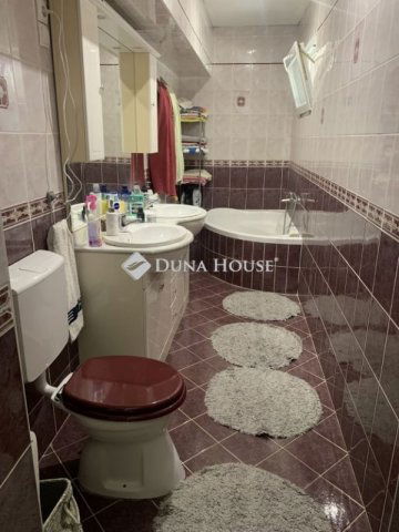 Eladó családi ház, Hőgyészen 42.9 M Ft, 4 szobás