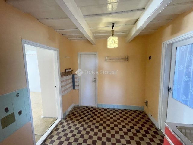 Eladó családi ház, Sülysápon 40.9 M Ft, 3 szobás