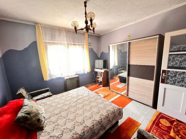Eladó családi ház, Szentistvánon 31 M Ft, 3 szobás