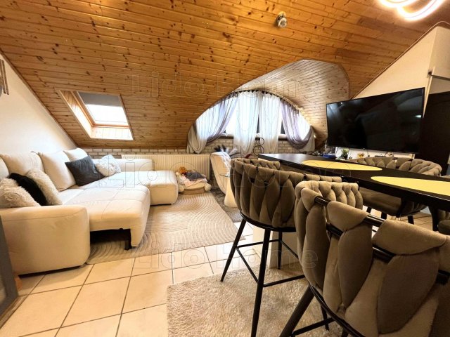 Eladó téglalakás, Balatonbogláron 69.5 M Ft, 3 szobás