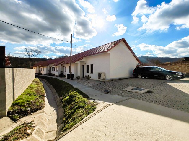 Eladó téglalakás, Mecseknádasdon 39.9 M Ft, 2 szobás