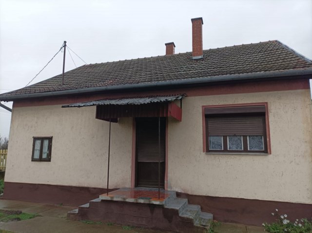 Eladó családi ház, Konyáron 24.5 M Ft, 2 szobás